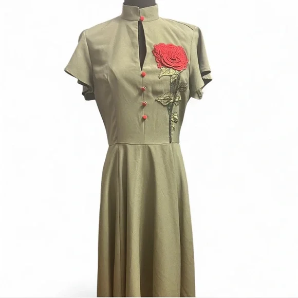 Unique Vintage Olive Green Dress with Embroidered Red Rose Applique - Picture 2 of 8
